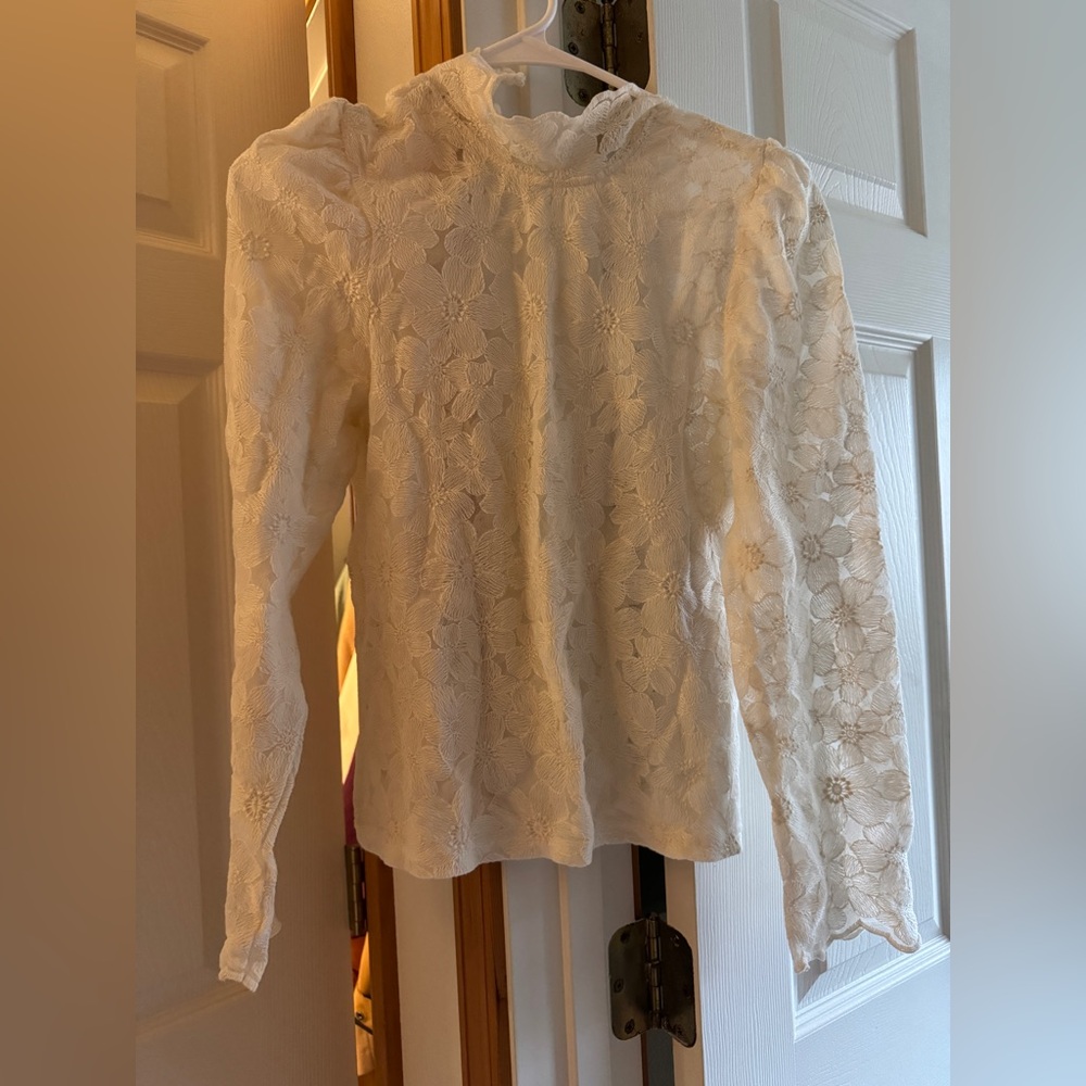 Cream Lace Fitted Blouse with Mandarin Collar